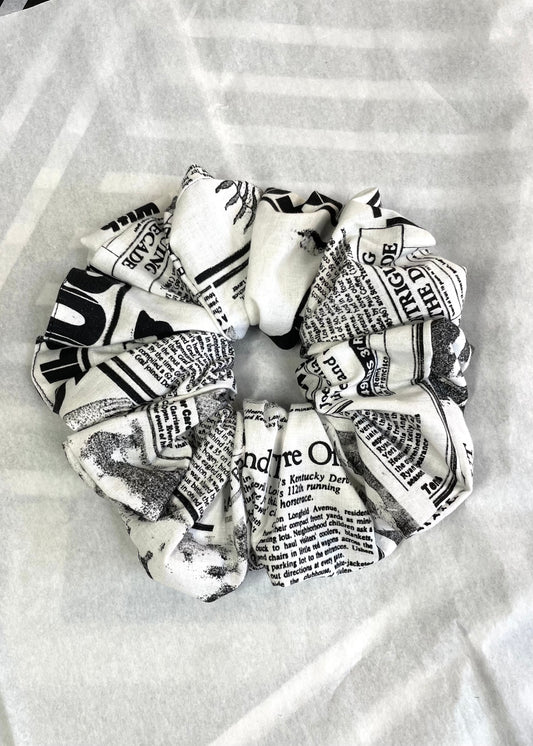 XXL Newspaper Scrunchie