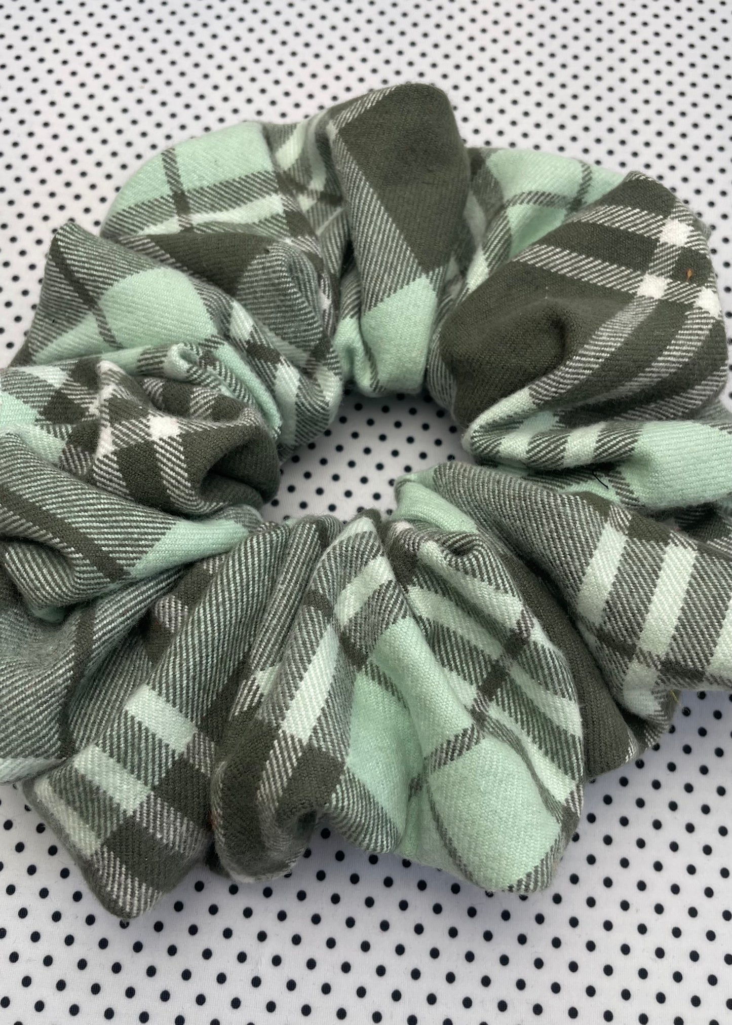 XXL Minty Plaid Scrunch