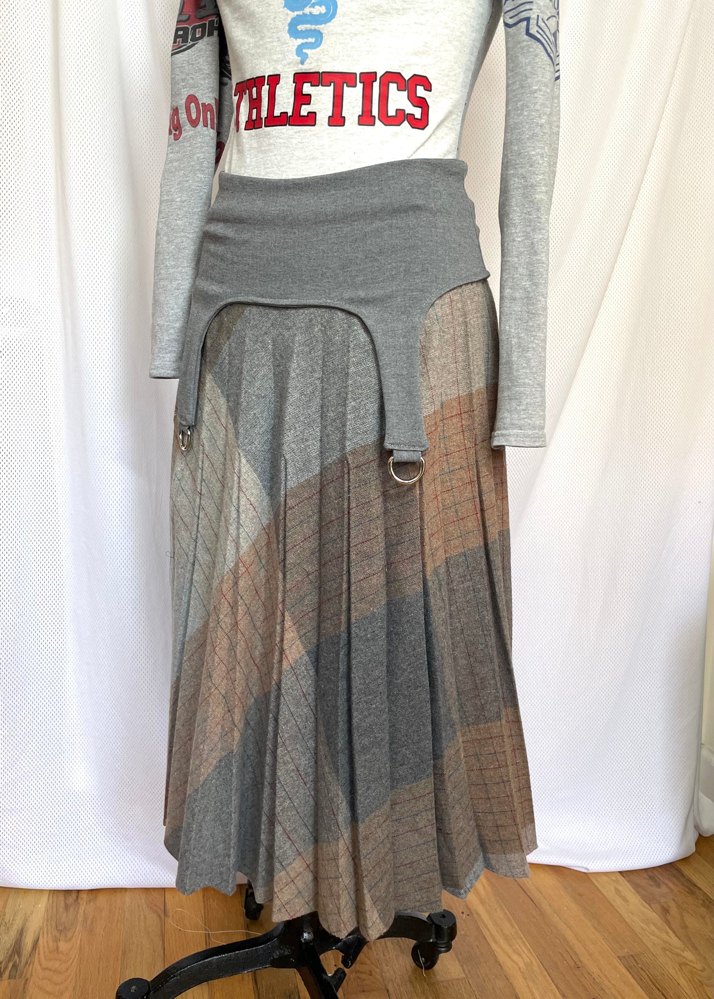 Wool Pleated Garterbelt Skirt